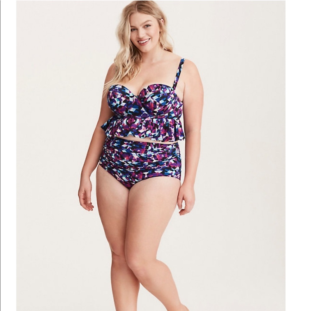 New! Torrid sz 2 Set Geo Swim Bathing Suit sz‎ 2X